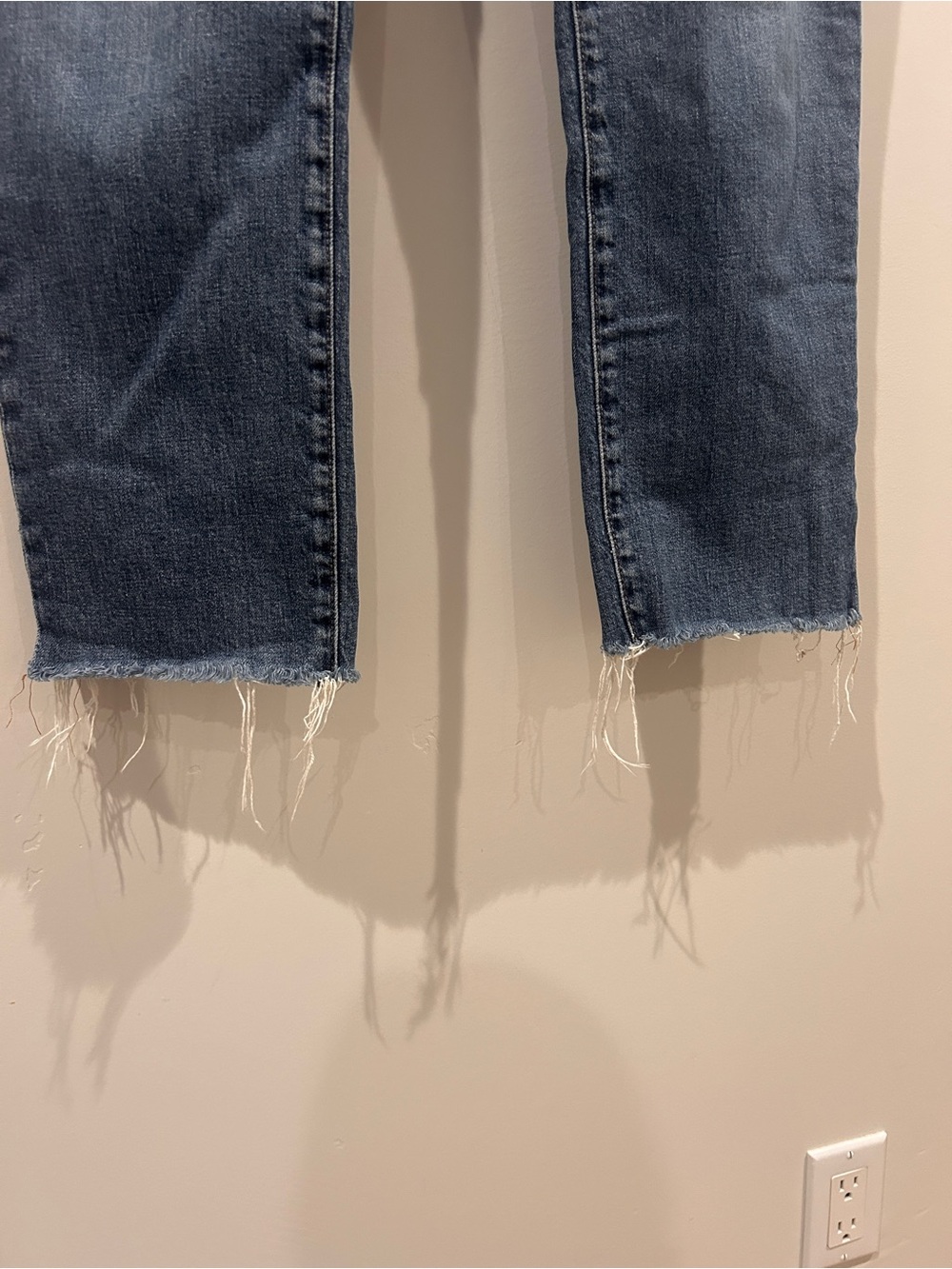 Madewell The Perfect Vintage Jeans – Size 30 | High Rise | Cropped Raw Hem - Picture 5 of 8
